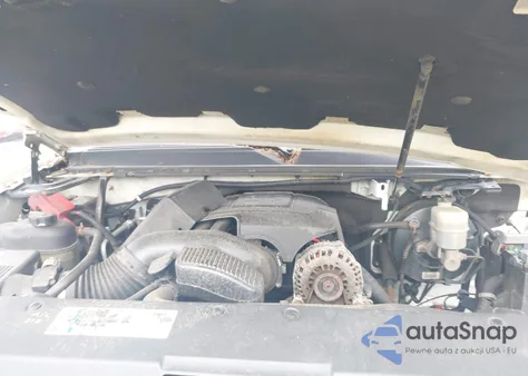 2010 Cadillac Escalade Luxury z USA, uszkodzony, nr VIN 1GYUKBEFXAR101977